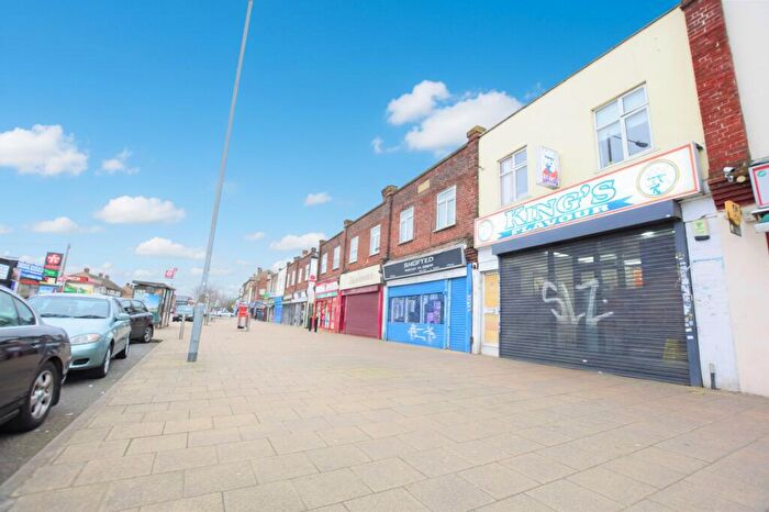 Studio To Rent In Whalebone Lane South, Dagenham, RM8