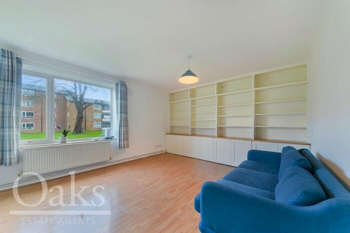 3 Bedroom Flat To Rent In Leigham Court Road, London, SW16