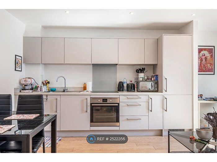 1 Bedroom Flat To Rent In Waterside Way, London, N17
