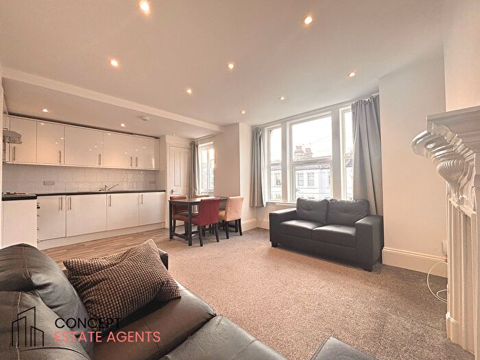 3 Bedroom Maisonette To Rent In Mantilla Road, Tooting Bec, SW17