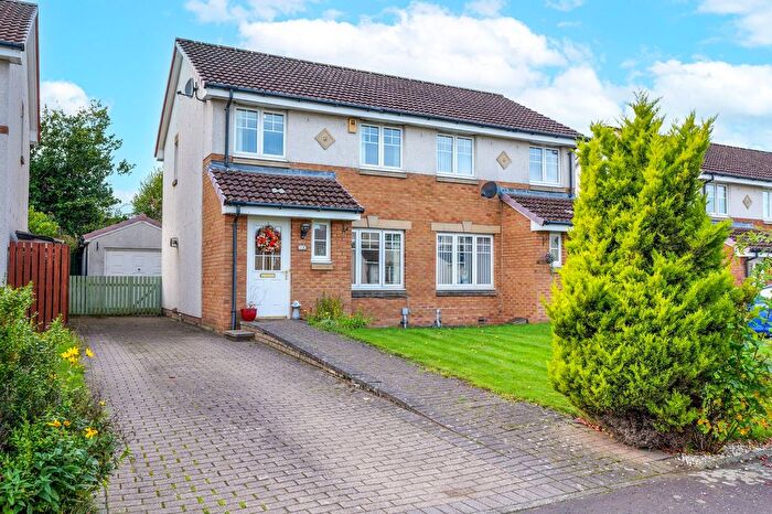 3 Bedroom Semi-detached House For Sale In Harrysmuir Gardens, Pumpherston, EH53