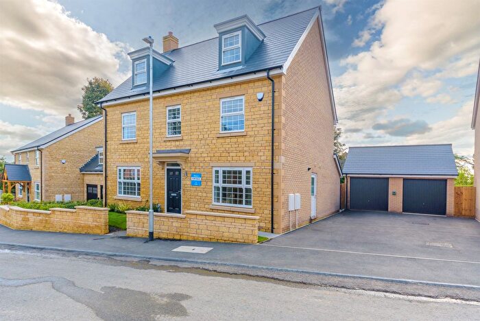 5 Bedroom Detached House For Sale In Orchard Close, Ketton, Stamford, PE9