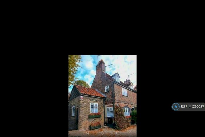 3 Bedroom Semi-Detached House To Rent In College Road, Chestnut, EN8