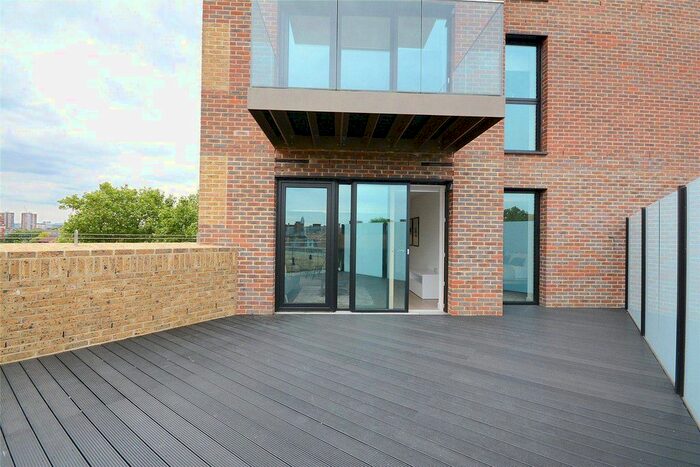 2 Bedroom Flat To Rent In Rodney Road, Elephant And Castle, London, SE17