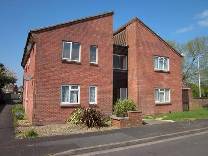 1 Bedroom Flat To Rent In Corner Croft, Clevedon, Avon, BS21