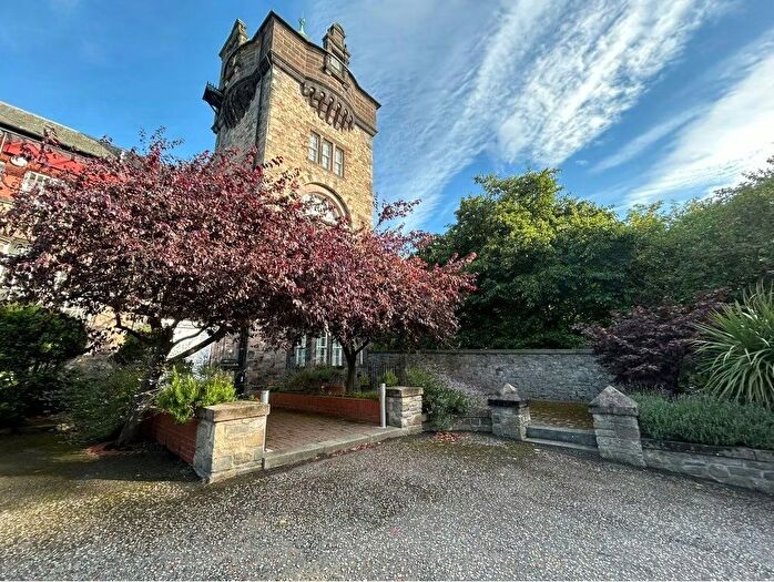 3 Bedroom Flat To Rent In St. Leonards Crag, Edinburgh, Midlothian, EH8