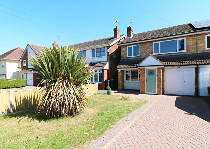 3 Bedroom Semi-Detached House For Sale In Yardley Wood Road, Shirley, B90