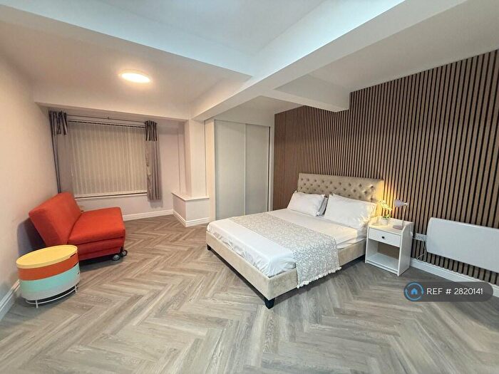 3 Bedroom Flat To Rent In Tuscany House, Manchester, M1