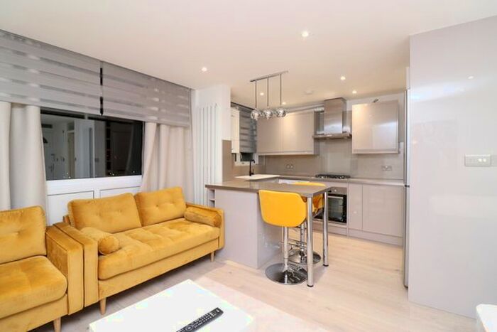 Studio To Rent In Gardner Close, London, E11