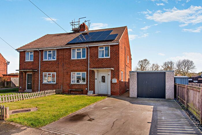 3 Bedroom Semi-detached House For Sale In Calam Villas, Atwick, YO25