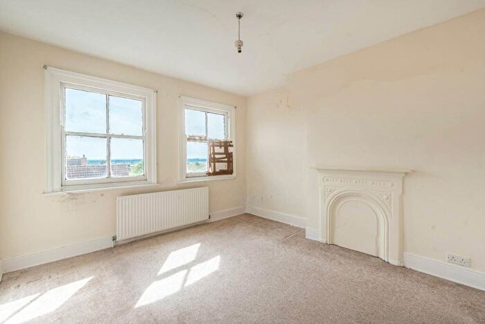 2 Bedroom Flat For Sale In Stanmore Hill, Stanmore, HA7