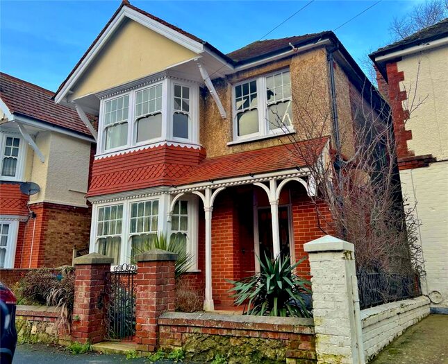 2 Bedroom Flat To Rent In A Richmond Avenue, Bognor Regis, West Sussex, PO21