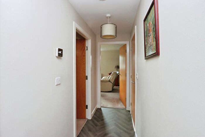 2 Bedroom Flat For Sale In Crossland Drive, Sheffield, South Yorkshire, S12