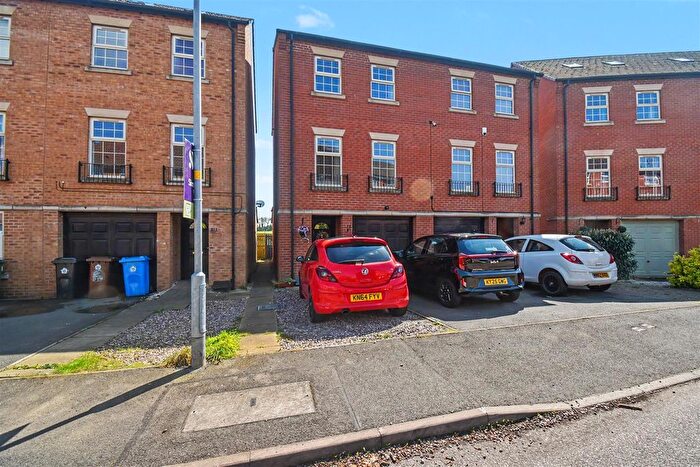 4 Bedroom Semi-Detached House For Sale In Thwaite Close, Great Oakley, Corby, NN18