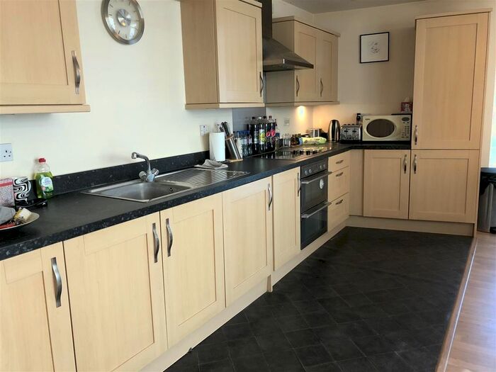 1 Bedroom Flat To Rent In Franklin Court, Brook Road, Borehamwood, WD6