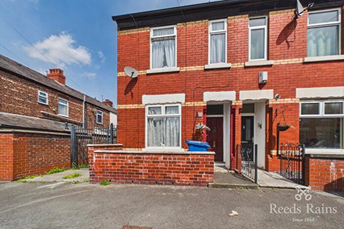 2 Bedroom End Of Terrace House For Sale In Sandbach Road, Stockport, Greater Manchester, SK5