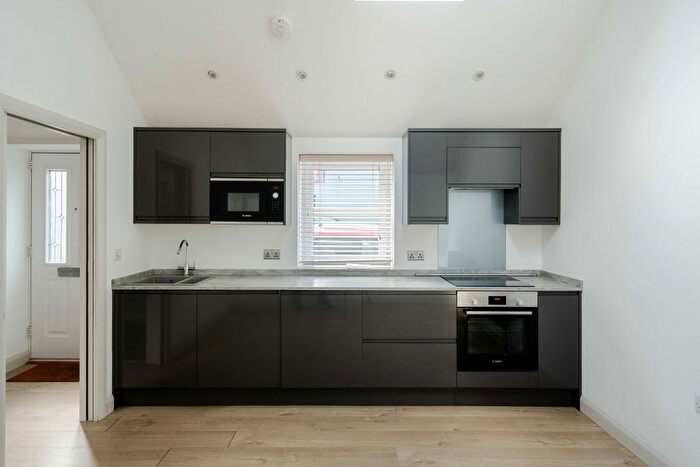 1 Bedroom Mews For Sale In Elmdale Road, Bedminster, Bristol, BS3