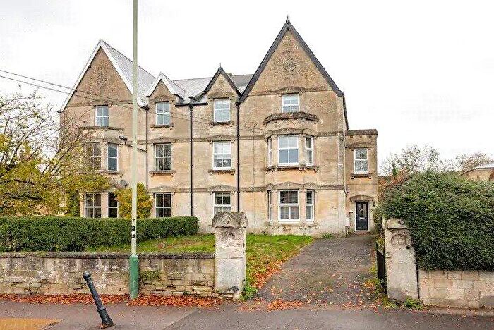 1 Bedroom Apartment For Sale In Trowbridge Road, Bradford On Avon, BA15