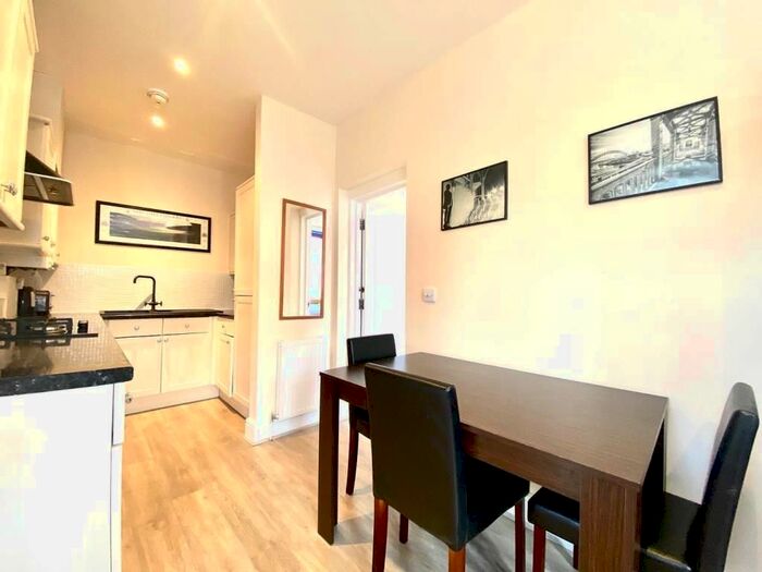 1 Bedroom Flat To Rent In Staines Road, Twickenham TW2