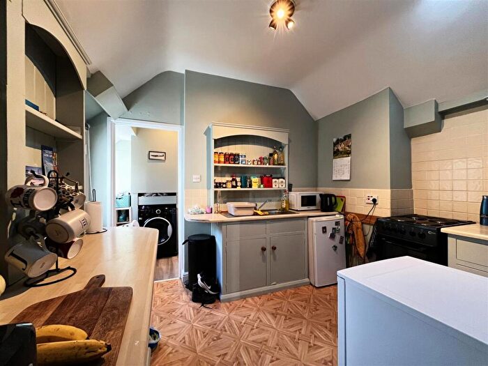 1 Bedroom Flat For Sale In The Square, Kenilworth, CV8