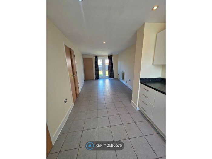 5 Bedroom Semi-Detached House To Rent In Southfields Green, Gravesend, DA11