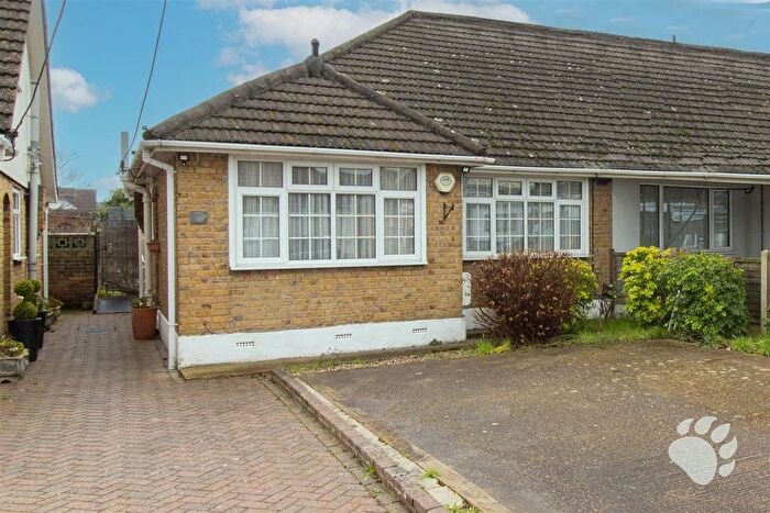 2 Bedroom Semi Detached Bungalow For Sale In Bruce Grove, Shotgate, SS11