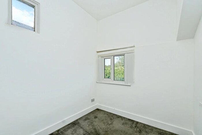 4 Bedroom Flat To Rent In Newbury Road, Bromley, BR2