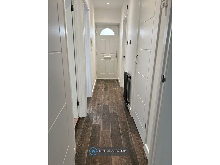 1 Bedroom Flat To Rent In Randmore Court, Beckenham, BR3