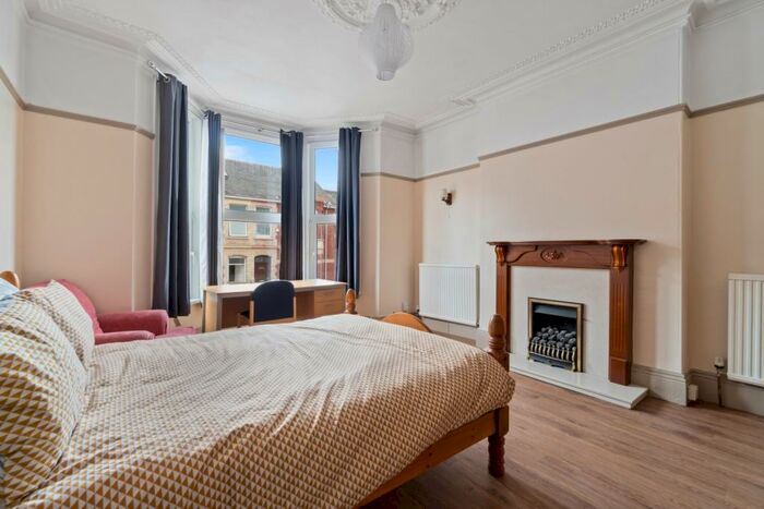 5 Bedroom Terraced House To Rent In Hamilton Gardens, Plymouth, Devon, PL4