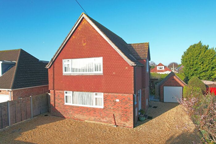 3 Bedroom Detached House For Sale In South Street, Pennington, Lymington, SO41