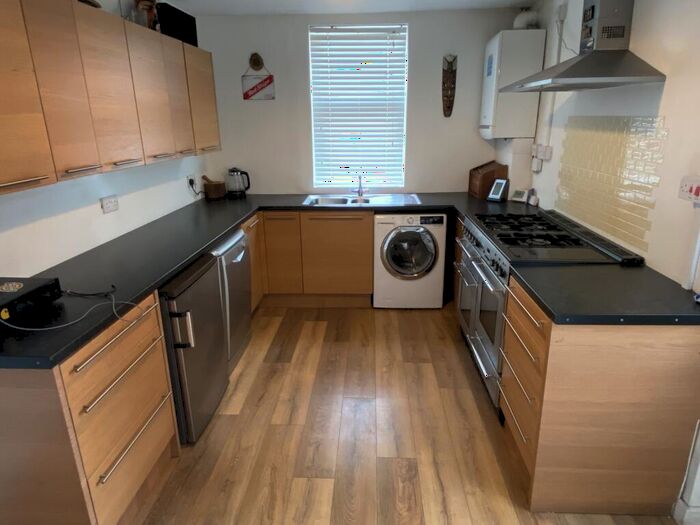 2 Bedroom House To Rent In Christchurch Road, Doncaster, DN1