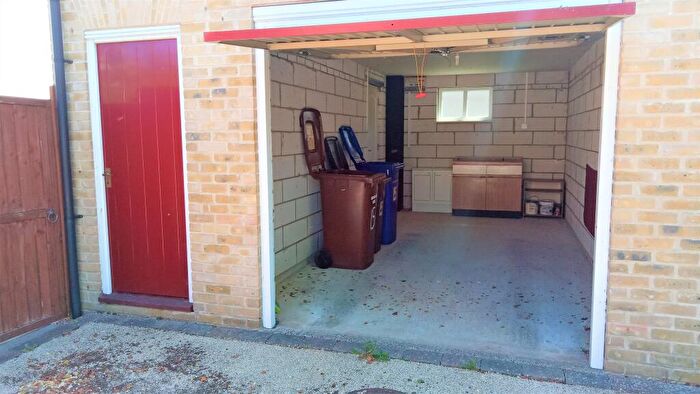 1 Bedroom Flat To Rent In Fen Way, Bury St. Edmunds, IP33