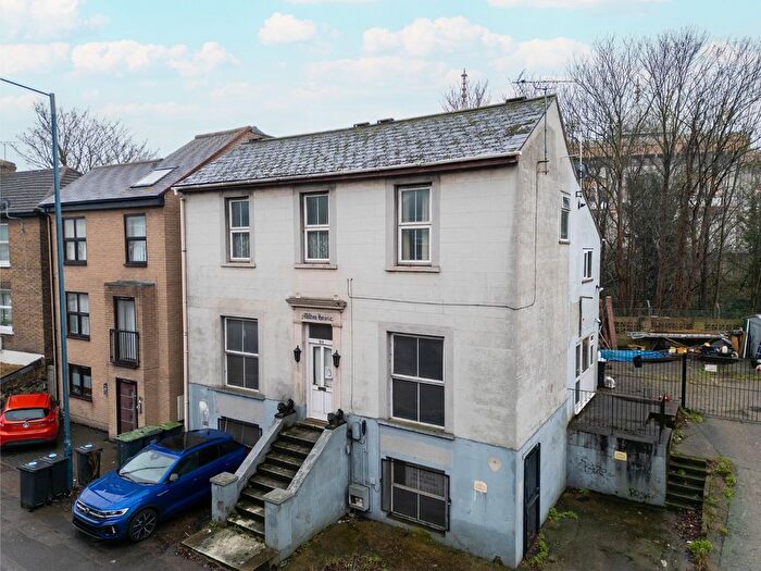 4 Bedroom Detached House For Sale In Milton Road, Gravesend, Kent, DA12