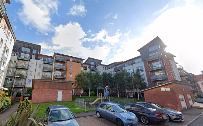 2 Bedroom Flat To Rent In , Albion Gardens, Edinburgh, EH7