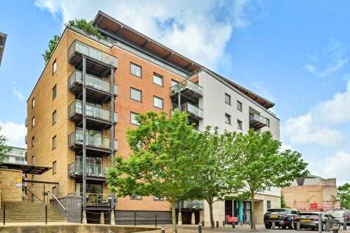 2 Bedroom Flat To Rent In Shackleton Court, Maritime Quay, Canary Wharf, London, E14