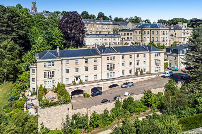 2 Bedroom Apartment For Sale In Lansdown Road, Bath, Somerset, BA1
