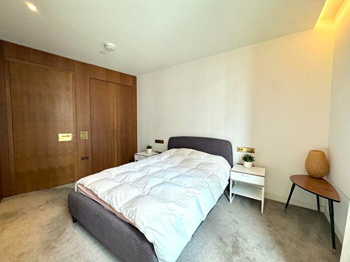 1 Bedroom Flat For Sale In Lewis Cubitt Square, London, N1C
