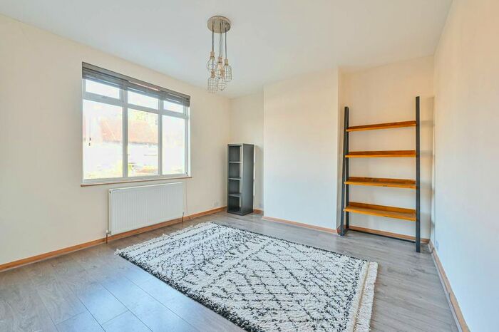 3 Bedroom End Of Terrace House To Rent In Mayeswood Road, Lee, London, SE12