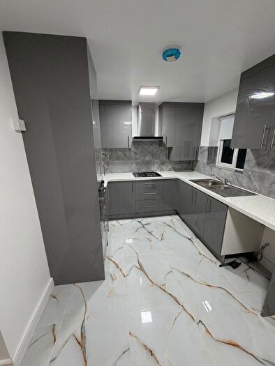 3 Bedroom Semi Detached House To Rent In Windmill Avenue, Birstall, LE4