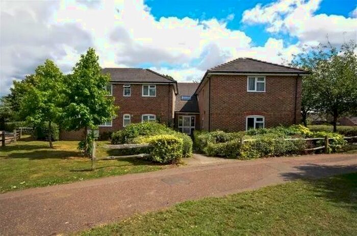 1 Bedroom Flat To Rent In Berrymeade Walk, Ifield, Crawley RH11