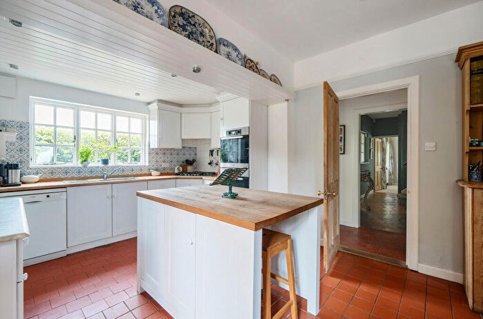 4 Bedroom Detached House For Sale In Bourne Lane, Twyford, Winchester, Hampshire, SO21