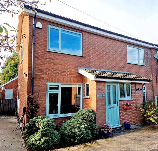 4 Bedroom Semi-Detached House For Sale In Station Road, York, YO26