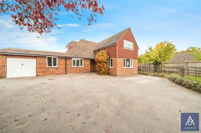 5 Bedroom Detached House For Sale In Terrington Close, Brackley, Northamptonshire, NN13