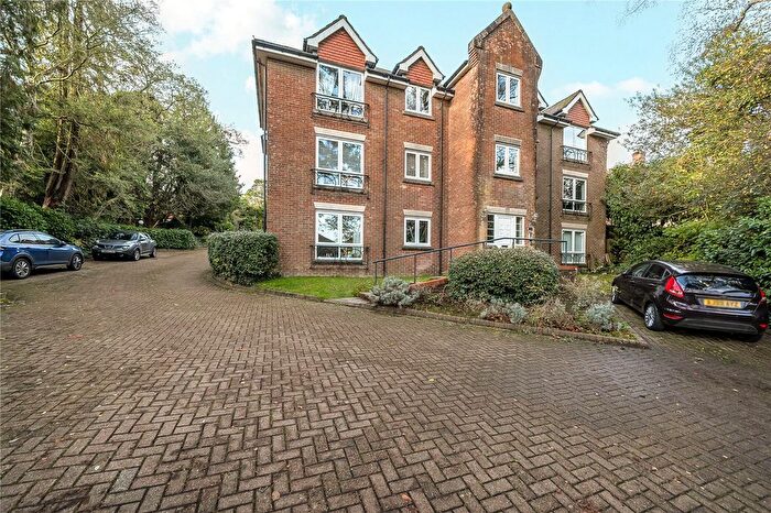2 Bedroom Flat To Rent In High Street, Heathfield, East Sussex, TN21