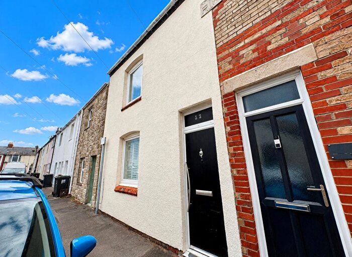 2 Bedroom Terraced House To Rent In Holly Road, Weymouth, DT4