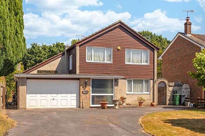 5 Bedroom Detached House For Sale In Upfield, Horley, RH6