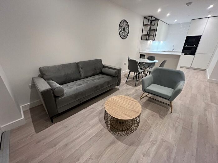 2 Bedroom Flat To Rent In Beresford Avenue, Wembley, HA0