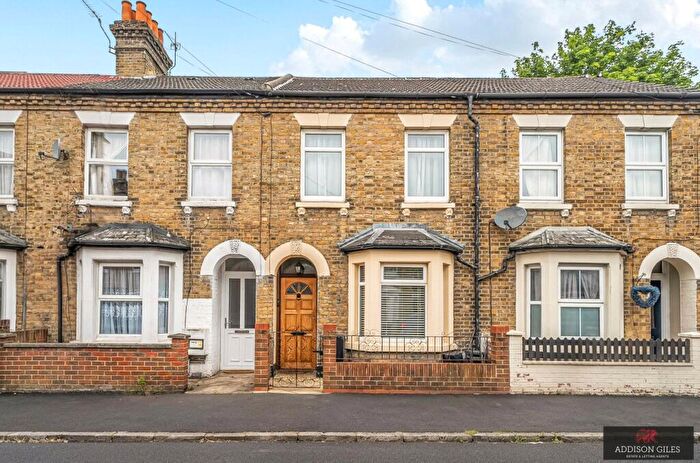3 Bedroom Terraced House For Sale In Castle Street, Slough, Berkshire, SL1