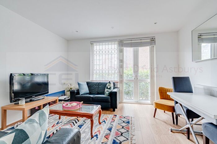 2 Bedroom Flat To Rent In Brackenbury Road, East Finchley, London, N2