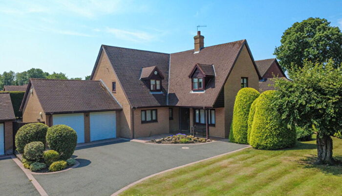 4 Bedroom Detached House For Sale In Dibbinview, Spital, CH63